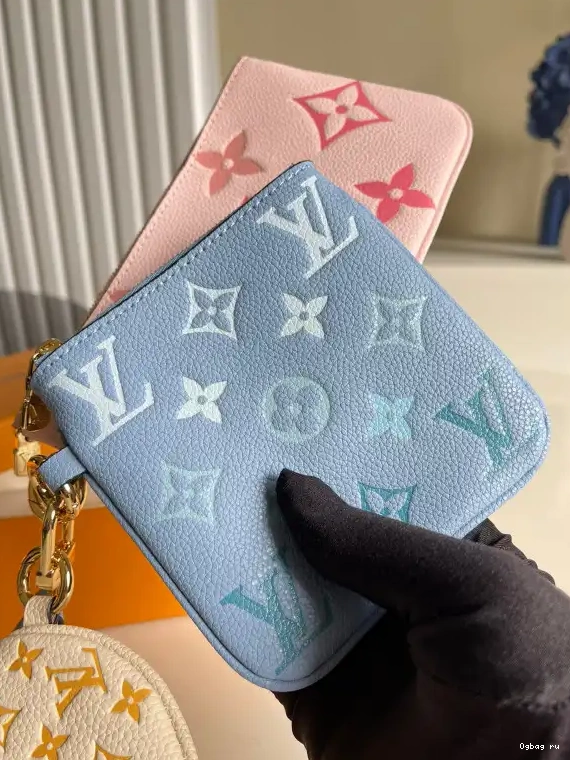 LOUIS POUCH VUITTON NTRIO 0627